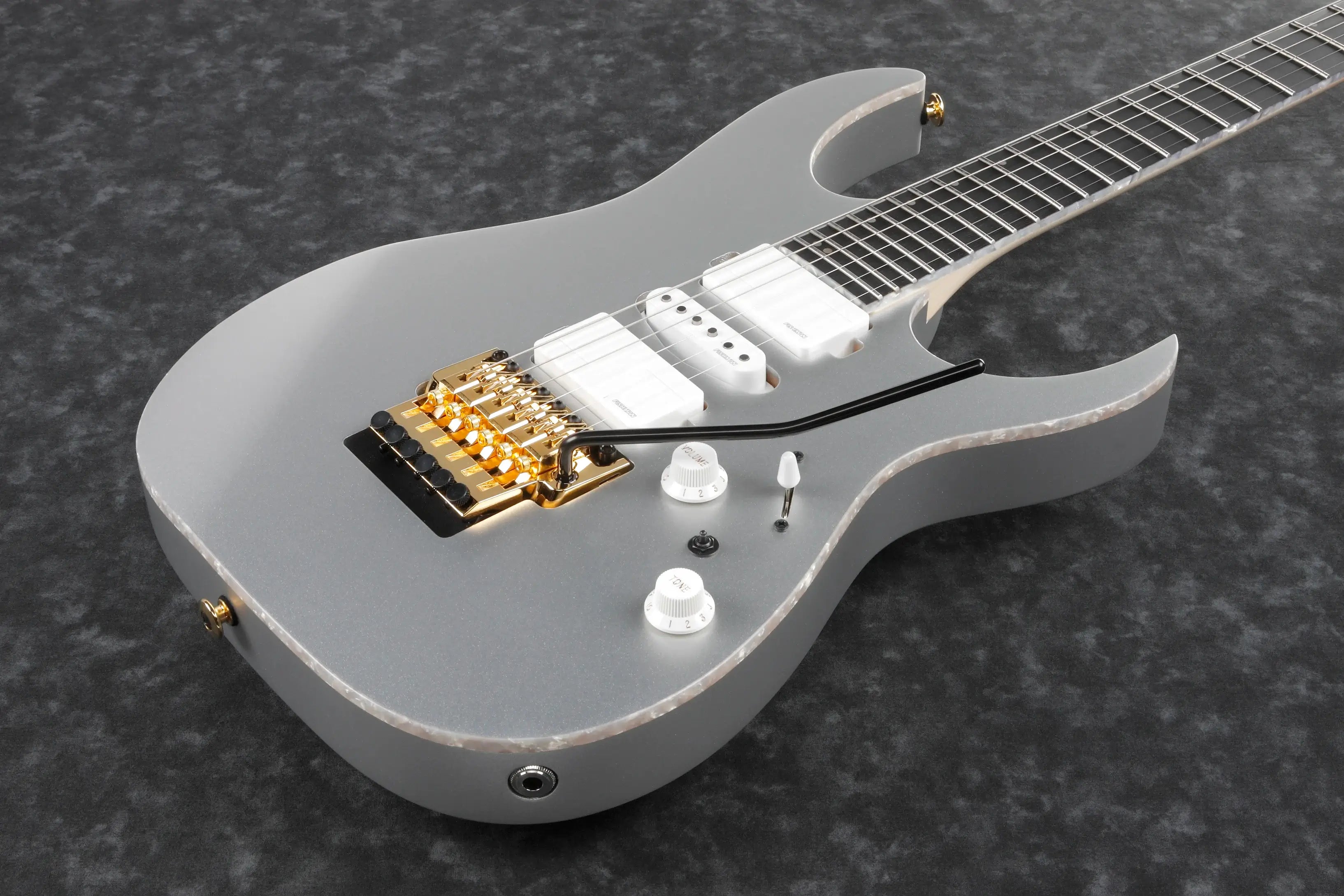 Lo-Pro_Edge_Tremolo_Ibanez_RG5170G.webp
