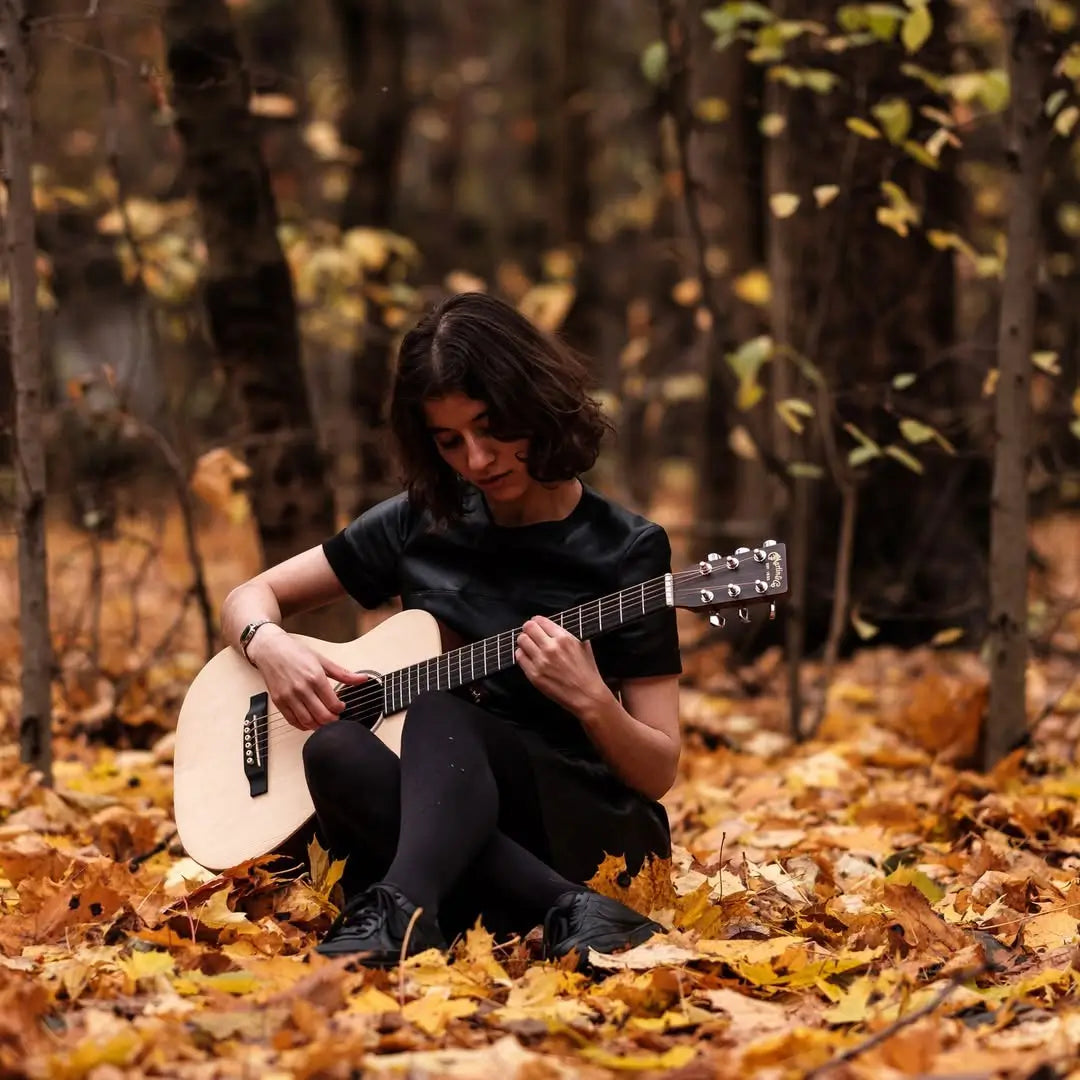 The_Little_Martin_may_be_our_smallest_guitar_but_it_s_big_on_tone_quality_and_versatility_Know_someone_who_would_love_to_play_the_LX1_Tag_them.webp