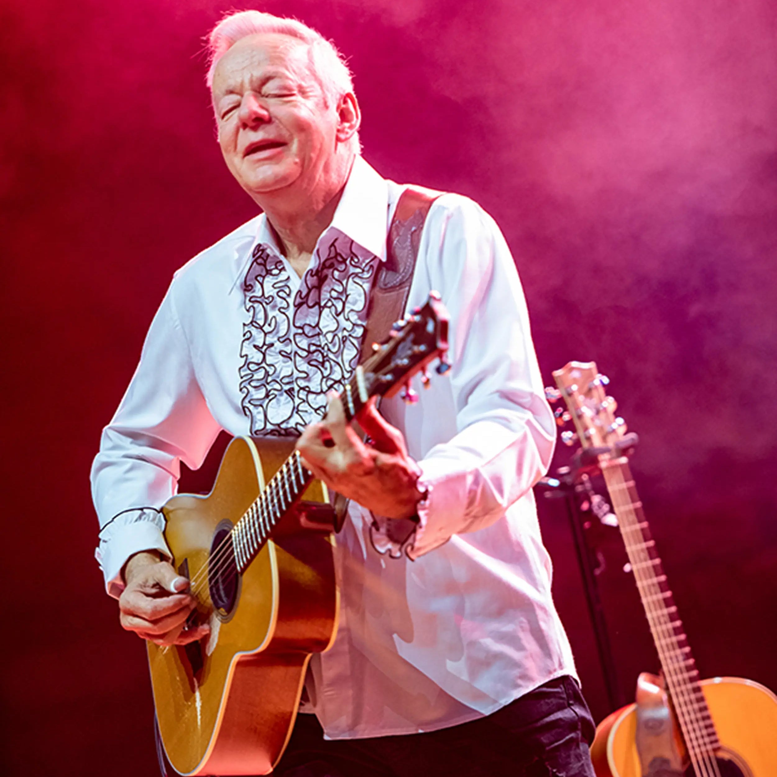 Maton Masterbuild TE Personal – review of the legendary Tommy Emmanuel guitar.