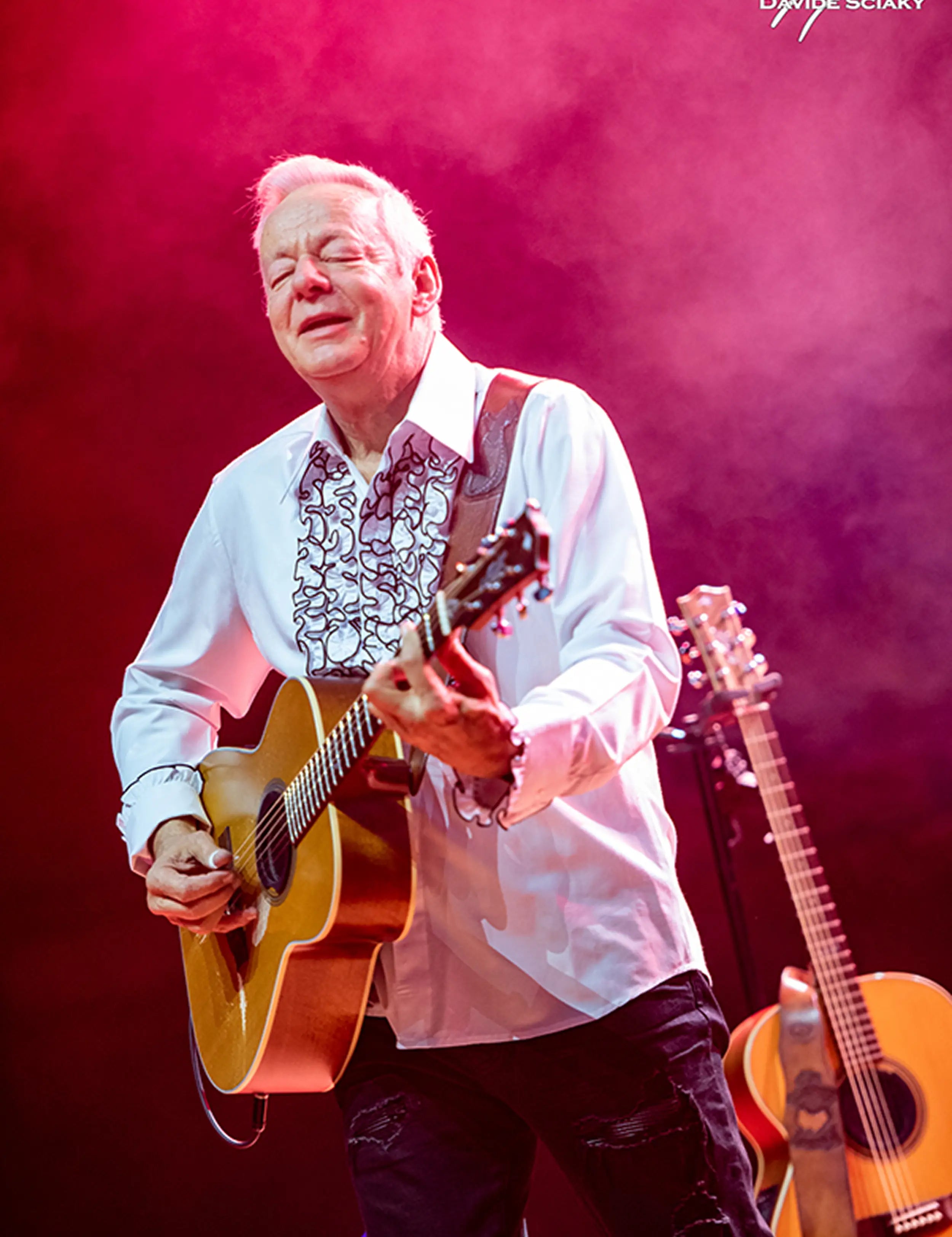 Maton Masterbuild TE Personal – review of the legendary Tommy Emmanuel guitar.